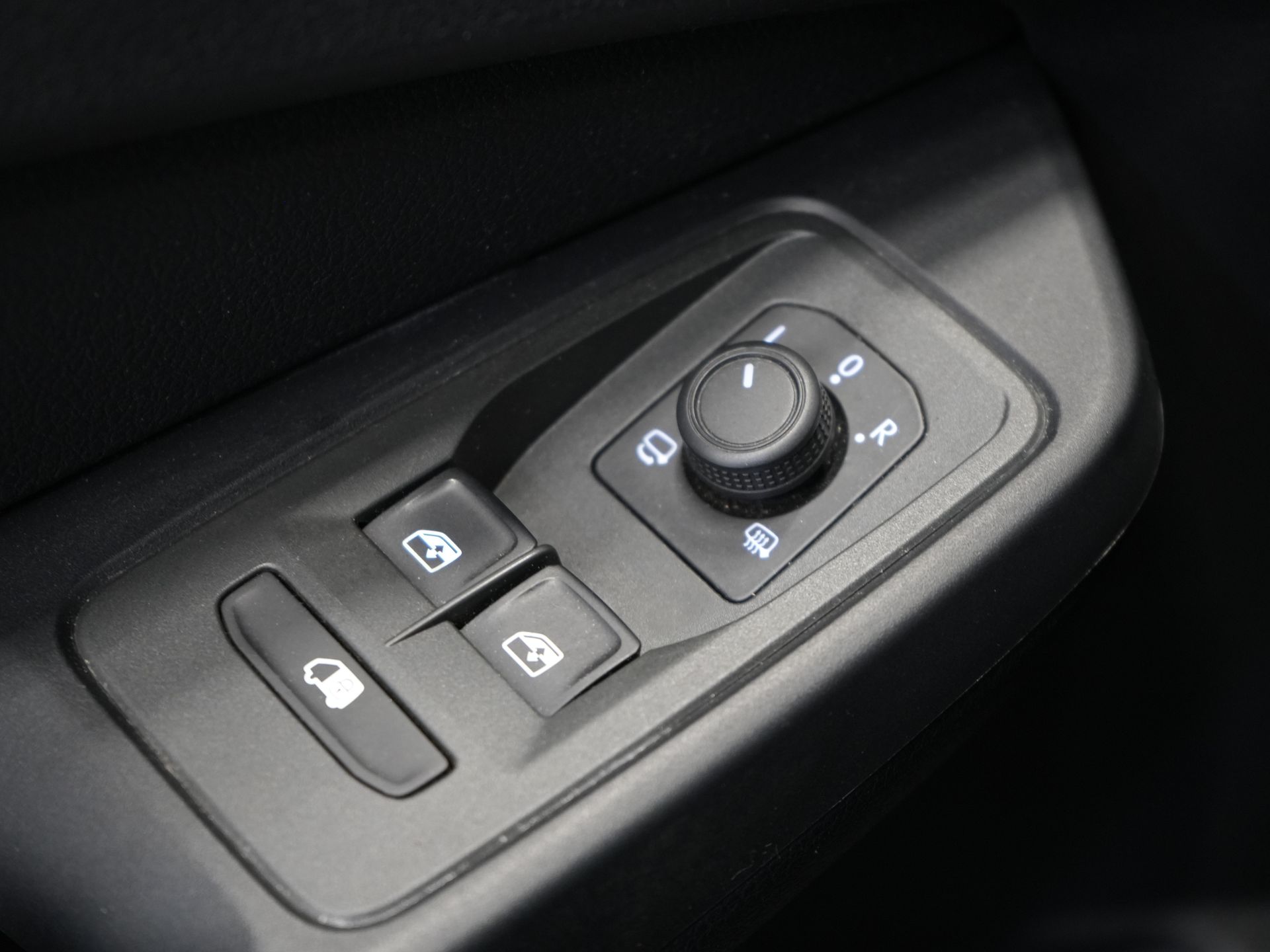 Volkswagen Caddy Cargo Furgone 1.5 TSI 115 CV DSG Aut. BENZINA LED/ Adapt.Cruise/ Climatizzatore/ Sedili riscaldabili/ Navigatore/ Telecamera/ Gancio di traino