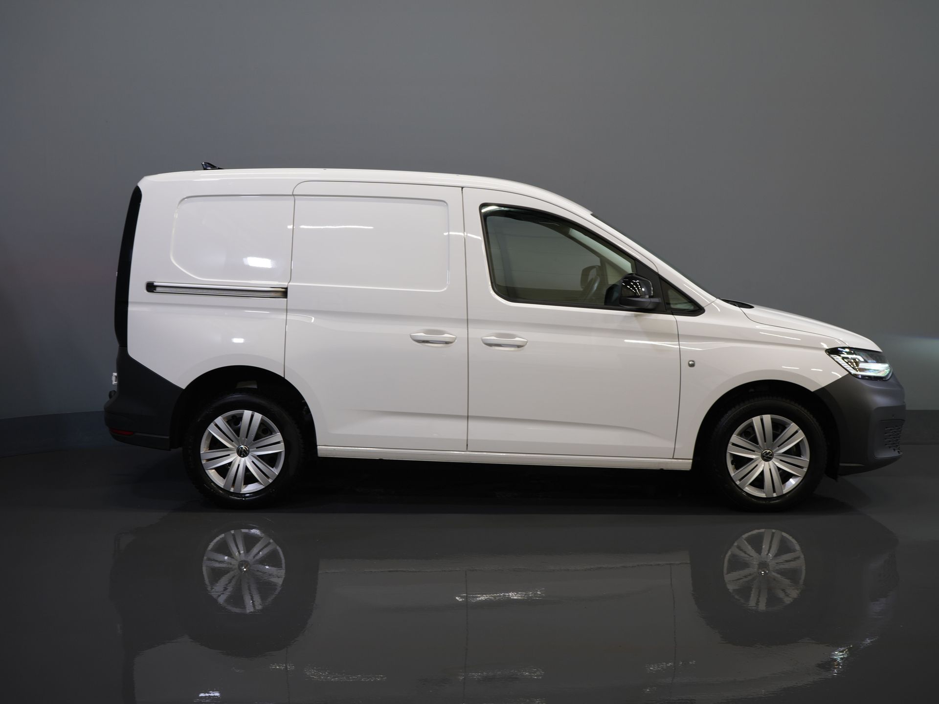 Volkswagen Caddy Cargo Furgone 1.5 TSI 115 CV DSG Aut. BENZINA LED/ Adapt.Cruise/ Climatizzatore/ Sedili riscaldabili/ Navigatore/ Telecamera/ Gancio di traino