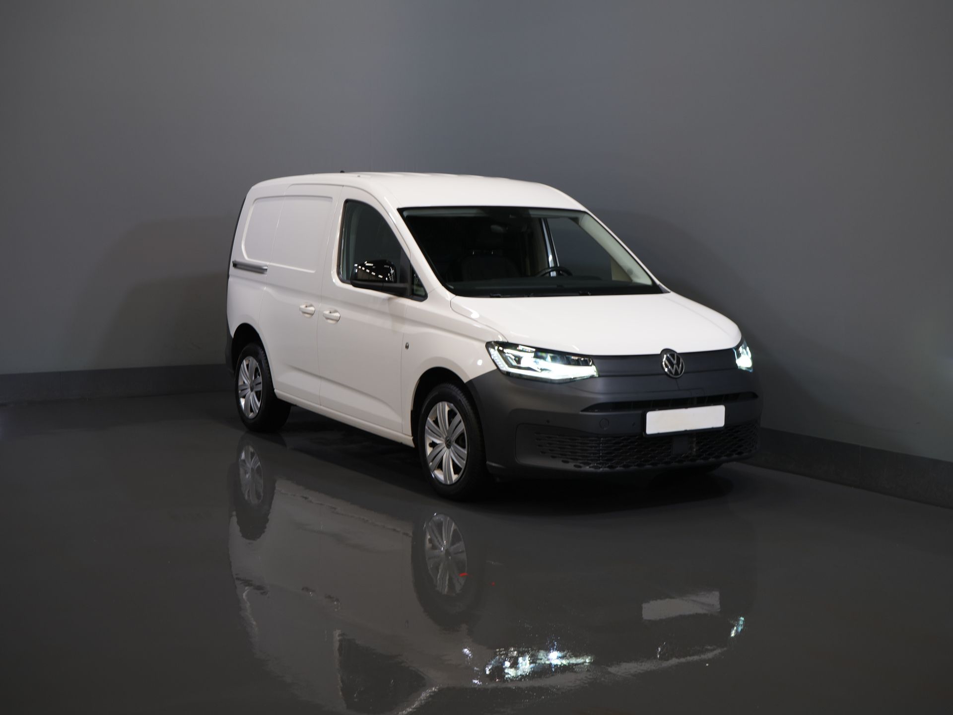 Volkswagen Caddy Cargo Furgone 1.5 TSI 115 CV DSG Aut. BENZINA LED/ Adapt.Cruise/ Climatizzatore/ Sedili riscaldabili/ Navigatore/ Telecamera/ Gancio di traino