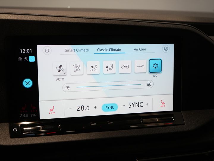 Volkswagen Caddy Cargo Furgone 1.5 TSI 115 CV DSG Aut. BENZINA LED/ Adapt.Cruise/ Climatizzatore/ Sedili riscaldabili/ Navigatore/ Telecamera/ Gancio di traino