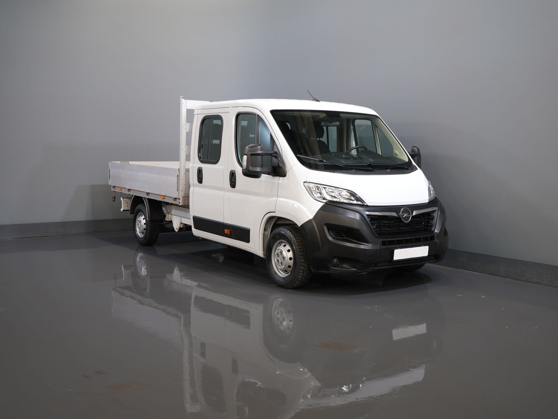 Opel Movano Відкрита вантажна платформа 2.2 140 к.с. DC Double Cab Відкрита вантажна платформа/ 7 чол./ 2.5т Trekverm./ Cruise/ Airco/ 288x215x35/ Самовивіз