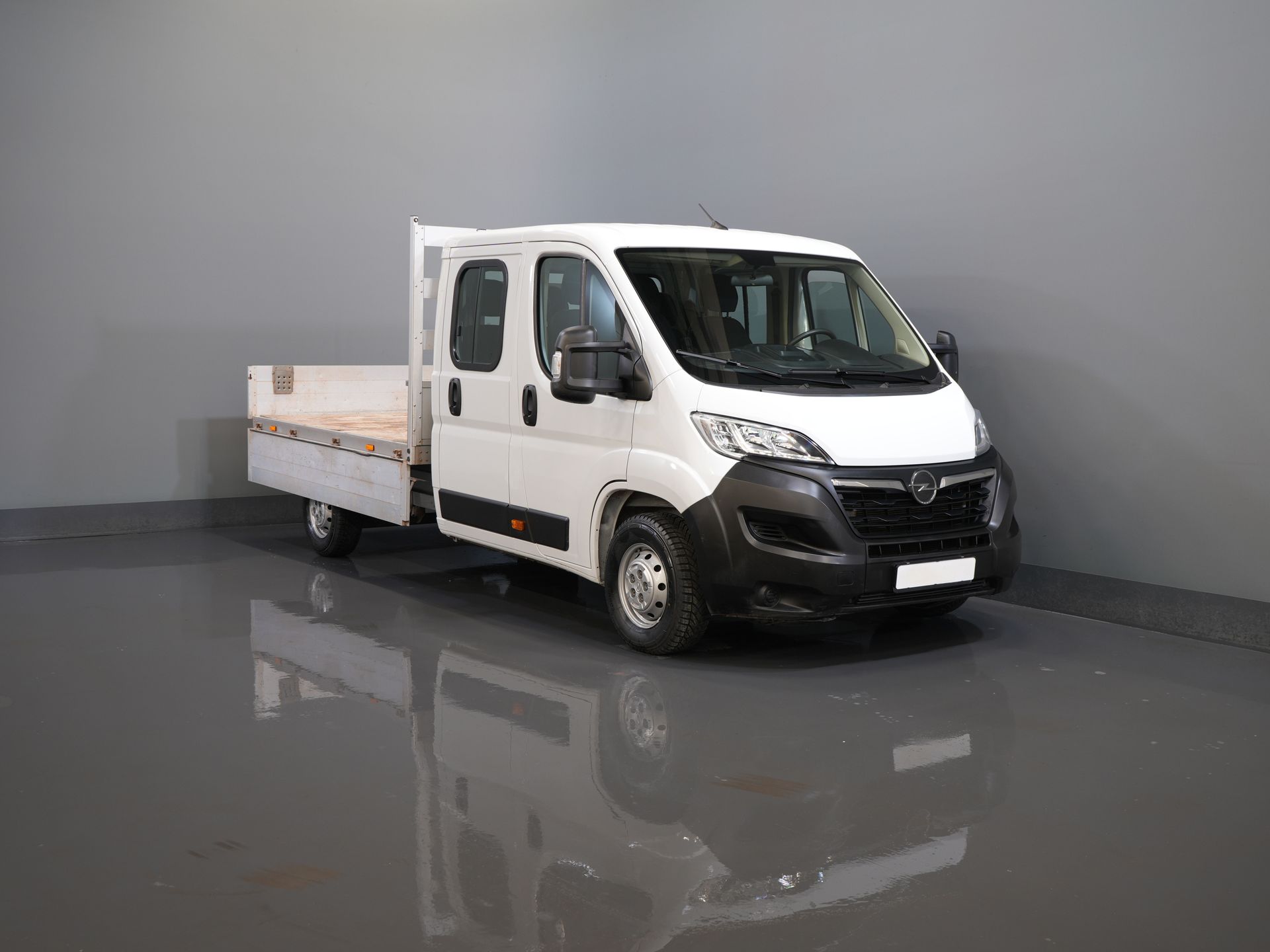 Opel Movano Відкрита вантажна платформа 2.2 140 к.с. DC Double Cab Відкрита вантажна платформа/ 7 чол./ 2.5т Trekverm./ Cruise/ Airco/ 288x215x35/ Самовивіз