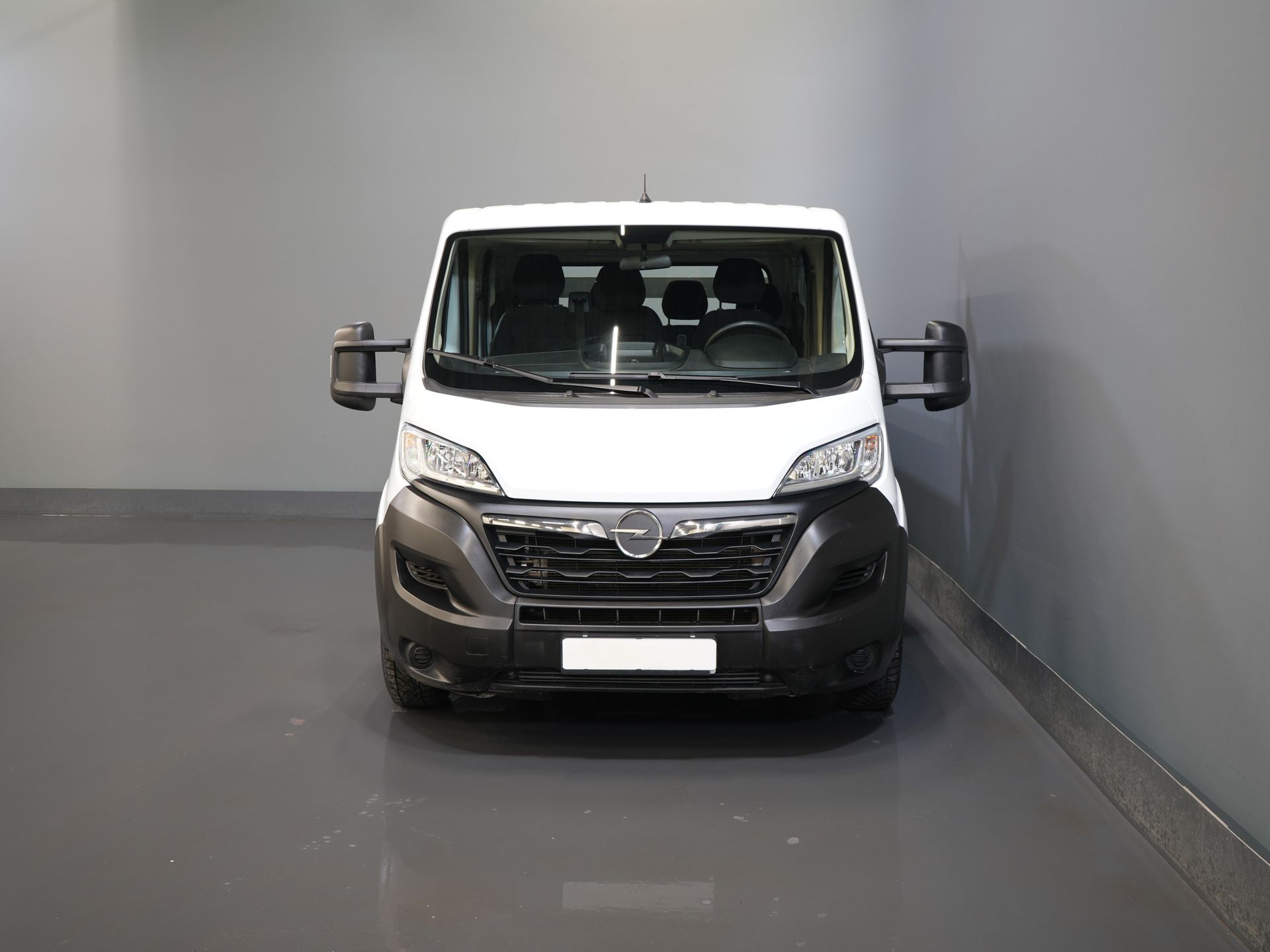 Opel Movano Відкрита вантажна платформа 2.2 140 к.с. DC Double Cab Відкрита вантажна платформа/ 7 чол./ 2.5т Trekverm./ Cruise/ Airco/ 288x215x35/ Самовивіз