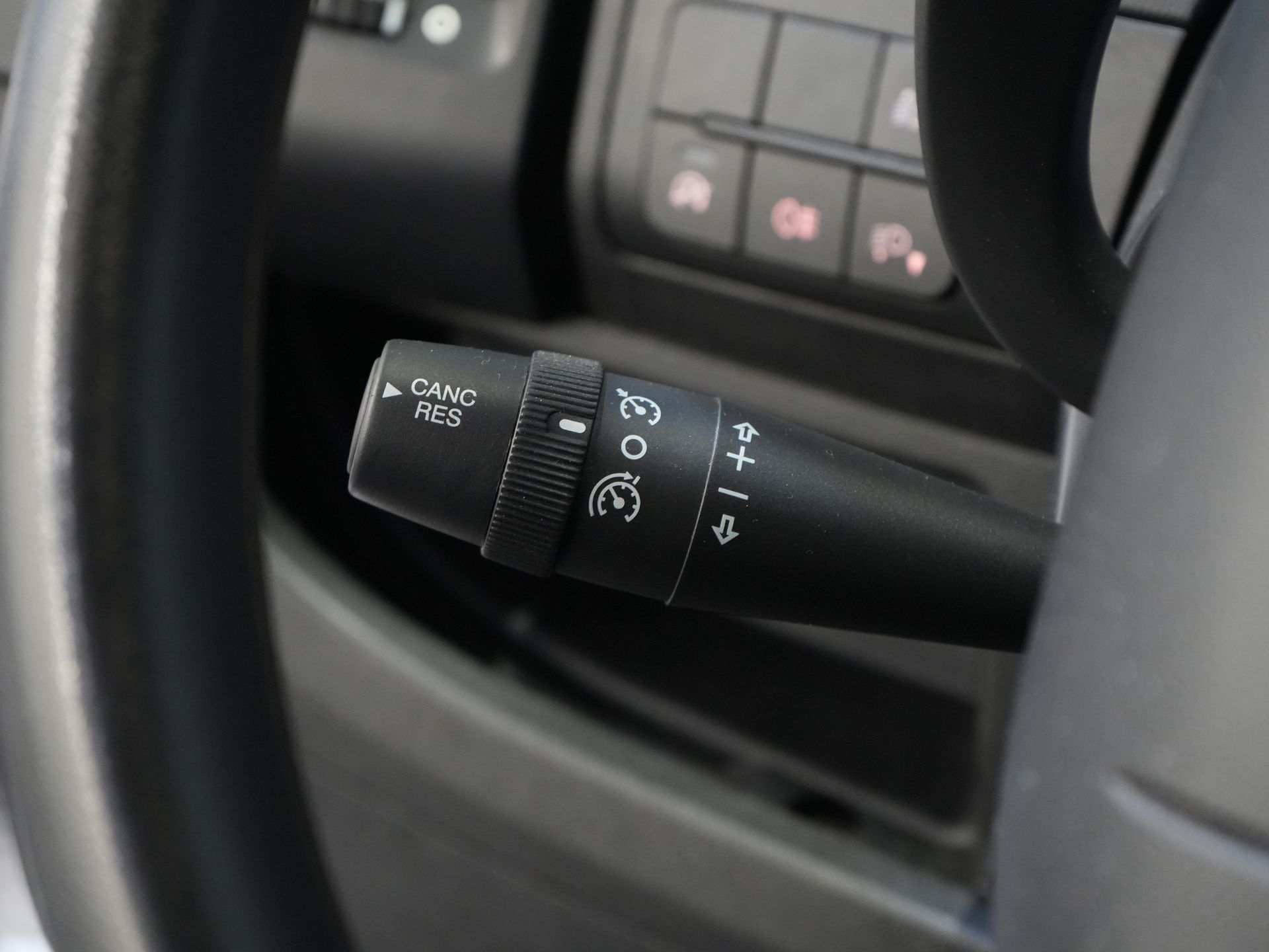 Opel Movano Відкрита вантажна платформа 2.2 140 к.с. DC Double Cab Відкрита вантажна платформа/ 7 чол./ 2.5т Trekverm./ Cruise/ Airco/ 288x215x35/ Самовивіз