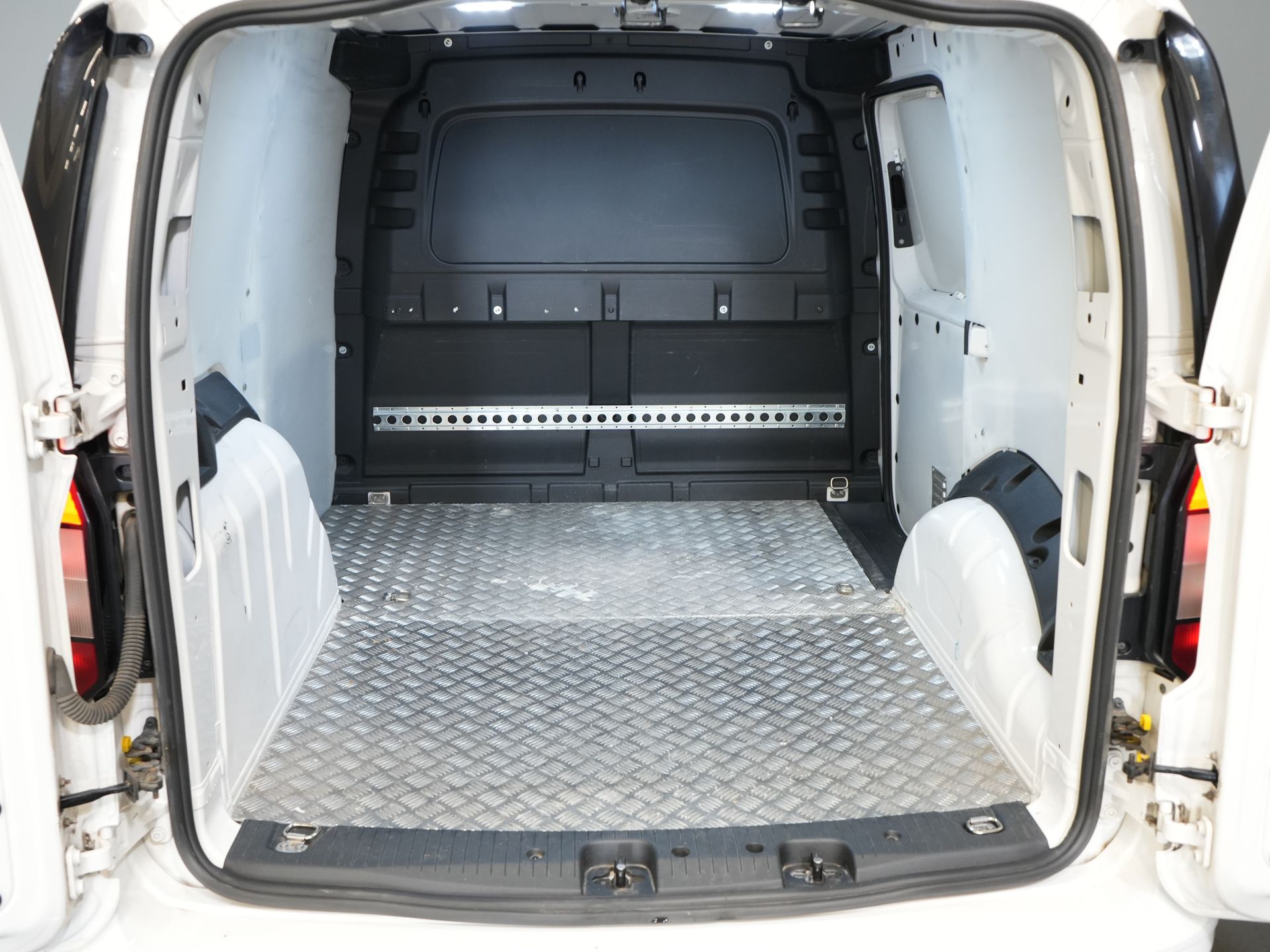 Volkswagen Caddy Van 2.0 TDI 125 PS DSG Aut. Carplay/ Cruise/ Kamera/ Navi/ Airco