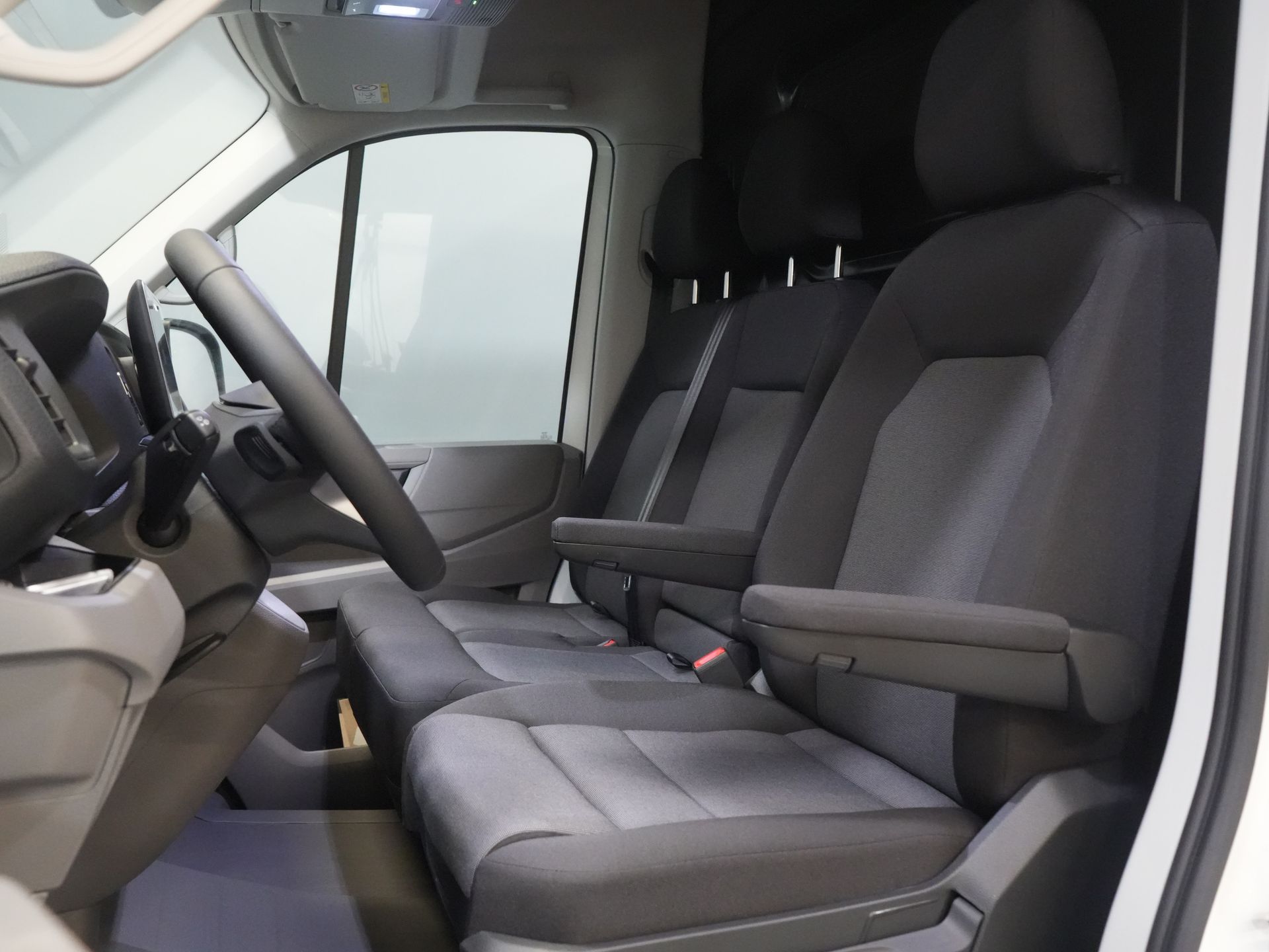 Volkswagen Crafter Van 35 2.0 TDI 140 к.с. DSG Aut. L3H3 BPM FREE/ LED/ Віртуальний кокпіт/ Камера/ Круїз/ Carplay/ Gev.Stoel