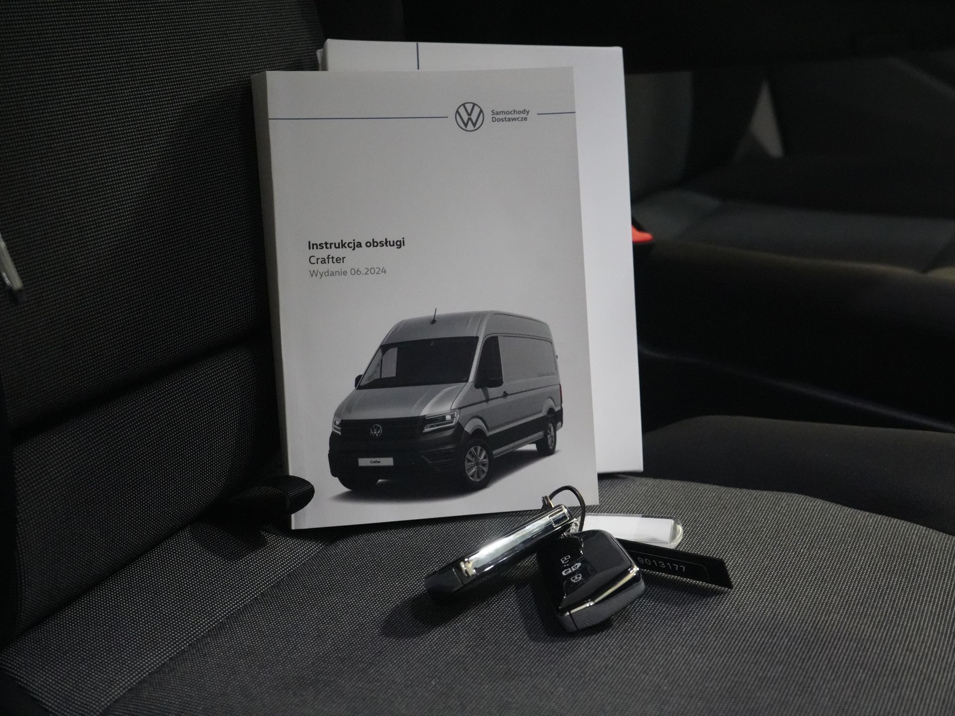 Volkswagen Crafter Van 35 2.0 TDI 140 к.с. DSG Aut. L3H3 BPM FREE/ LED/ Віртуальний кокпіт/ Камера/ Круїз/ Carplay/ Gev.Stoel