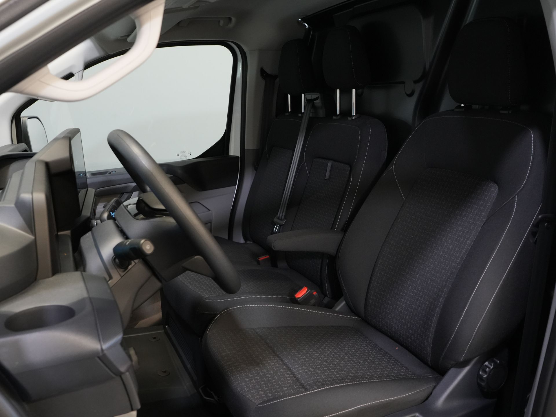 Ford E-Transit Custom Van L2 330 km WLTP LED/ Riscaldatore in piedi/ Seatverw./ Snellcharger/ 2,3t Traino amp/ Carplay/ Clima/ Telecamera/ PDC/ Crociera