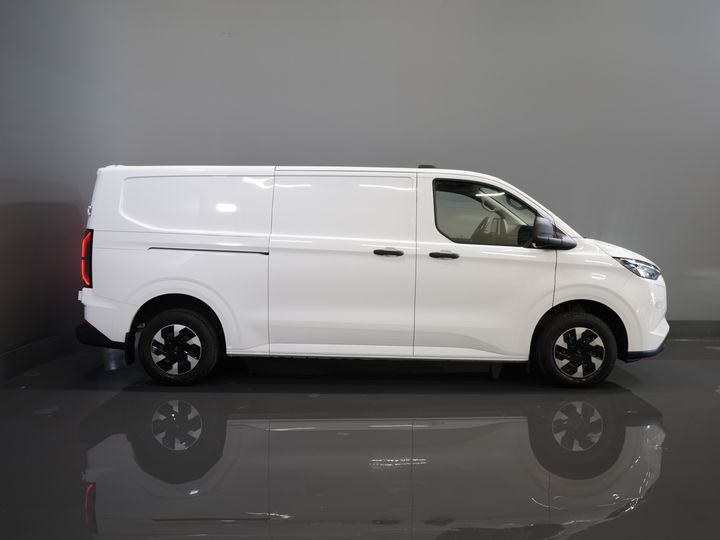 Ford E-Transit Custom Van L2 330 km WLTP LED/ Riscaldatore in piedi/ Seatverw./ Snellcharger/ 2,3t Traino amp/ Carplay/ Clima/ Telecamera/ PDC/ Crociera