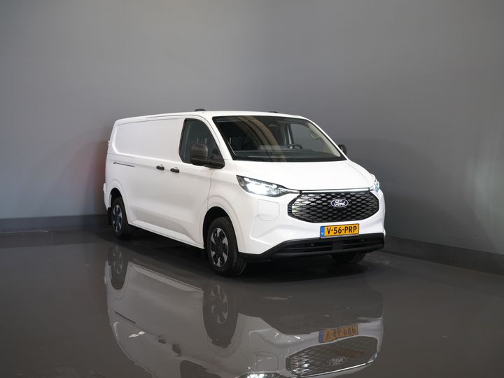 Ford E-Transit Custom Bestelbus L2 330 km WLTP LED/ Standkachel/ Stoelverw./ Snellader/ 2.3t Trekverm./ Carplay/ Climate/ Camera/ PDC/ Cruise