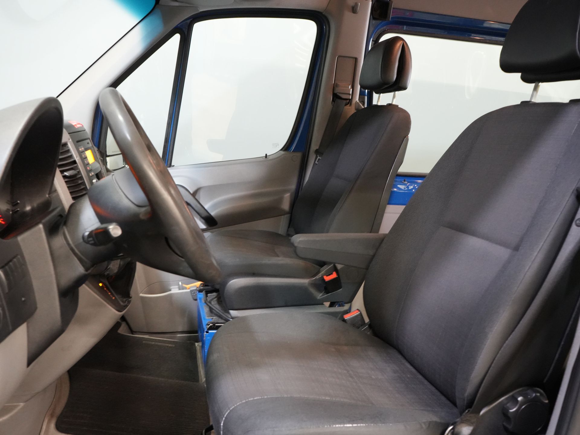 Mercedes-Benz Sprinter Пасажирський транспорт 213 2.2 CDI Авт. L2H2 9 Пасажирський ЕКСПОРТ Вкл. ПДВ та мито €13 915,- Airco/ PDC V+A/ бічні та задній бампер