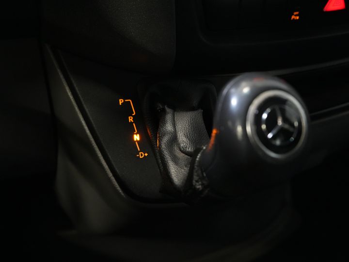 Mercedes-Benz Sprinter Пасажирський транспорт 213 2.2 CDI Авт. L2H2 9 Пасажирський ЕКСПОРТ Вкл. ПДВ та мито €13 915,- Airco/ PDC V+A/ бічні та задній бампер