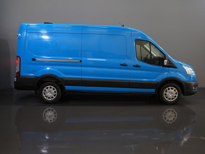 Ford Transit Bestelbus 350 2.0 TDCI 130 pk L3H2 Trend EXPORT ONLY Carplay/ Stoelverw./ 2,8T Trekverm./ Trekhaak/ Navi/ Airco