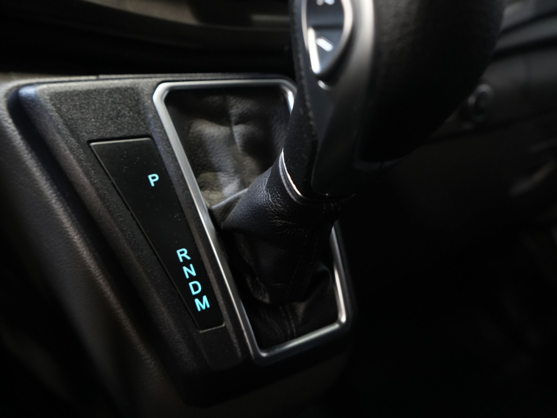 Ford Transit Custom Bestelbus 320 2.0 TDCI 130 pk Aut. L2 Trend Weinig Km/ Carplay/ Cruise/ Airco/ Camera/ PDC V+A/ Trekhaak