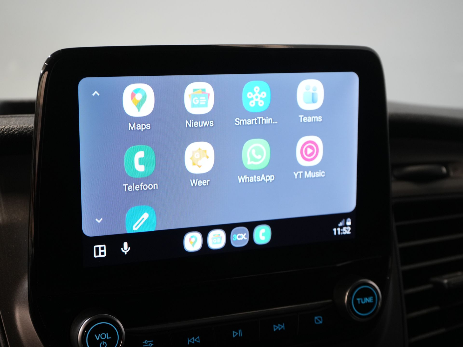 Ford Transit Custom Bestelbus 320 2.0 TDCI 130 pk Aut. L2 Trend Weinig Km/ Carplay/ Cruise/ Airco/ Camera/ PDC V+A/ Trekhaak