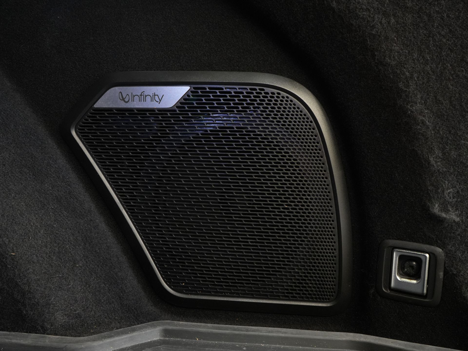 Lynk & Co 01 SUV Pano/ LED/ Adapt.Cruise/ Elektryczna klapa/ Mem.Stoel/ Keyless/ Carplay/ Navi/ Podgrzewane fotele/ Klimatyzacja/ 20'' LMV