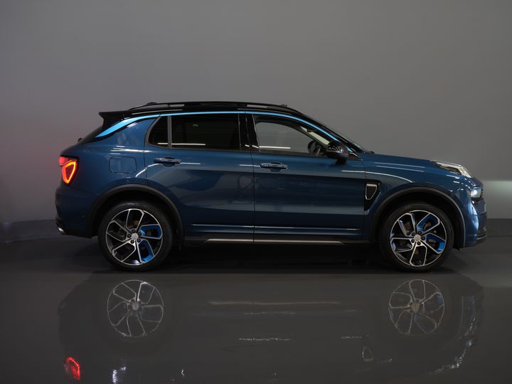 Lynk & Co 01 SUV Pano/ LED/ Adapt.Cruise/ Elektryczna klapa/ Mem.Stoel/ Keyless/ Carplay/ Navi/ Podgrzewane fotele/ Klimatyzacja/ 20'' LMV