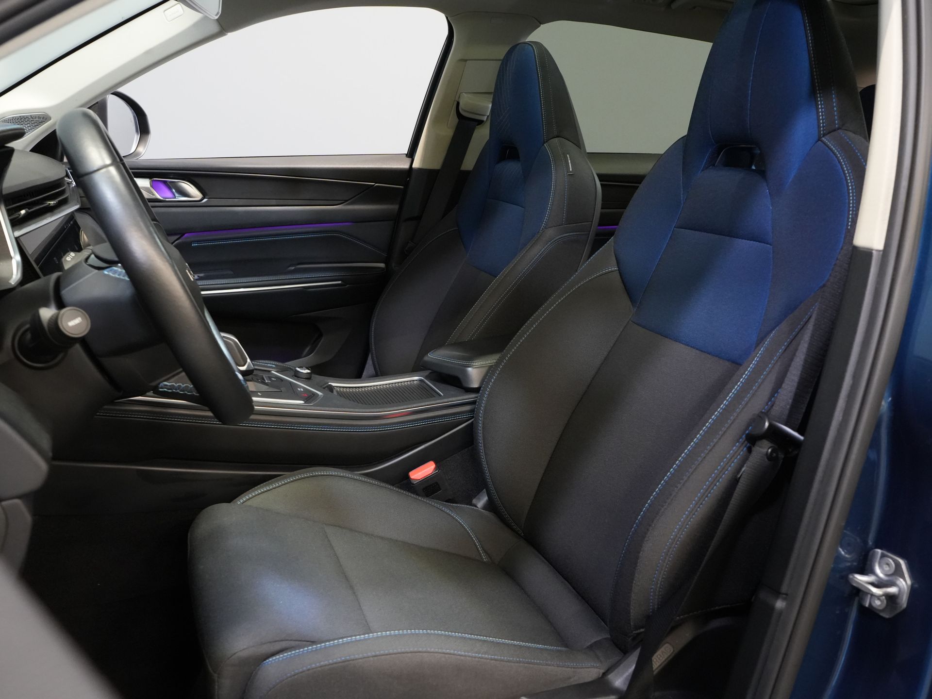 Lynk & Co 01 SUV Pano/ LED/ Adapt.Cruise/ Elektryczna klapa/ Mem.Stoel/ Keyless/ Carplay/ Navi/ Podgrzewane fotele/ Klimatyzacja/ 20'' LMV