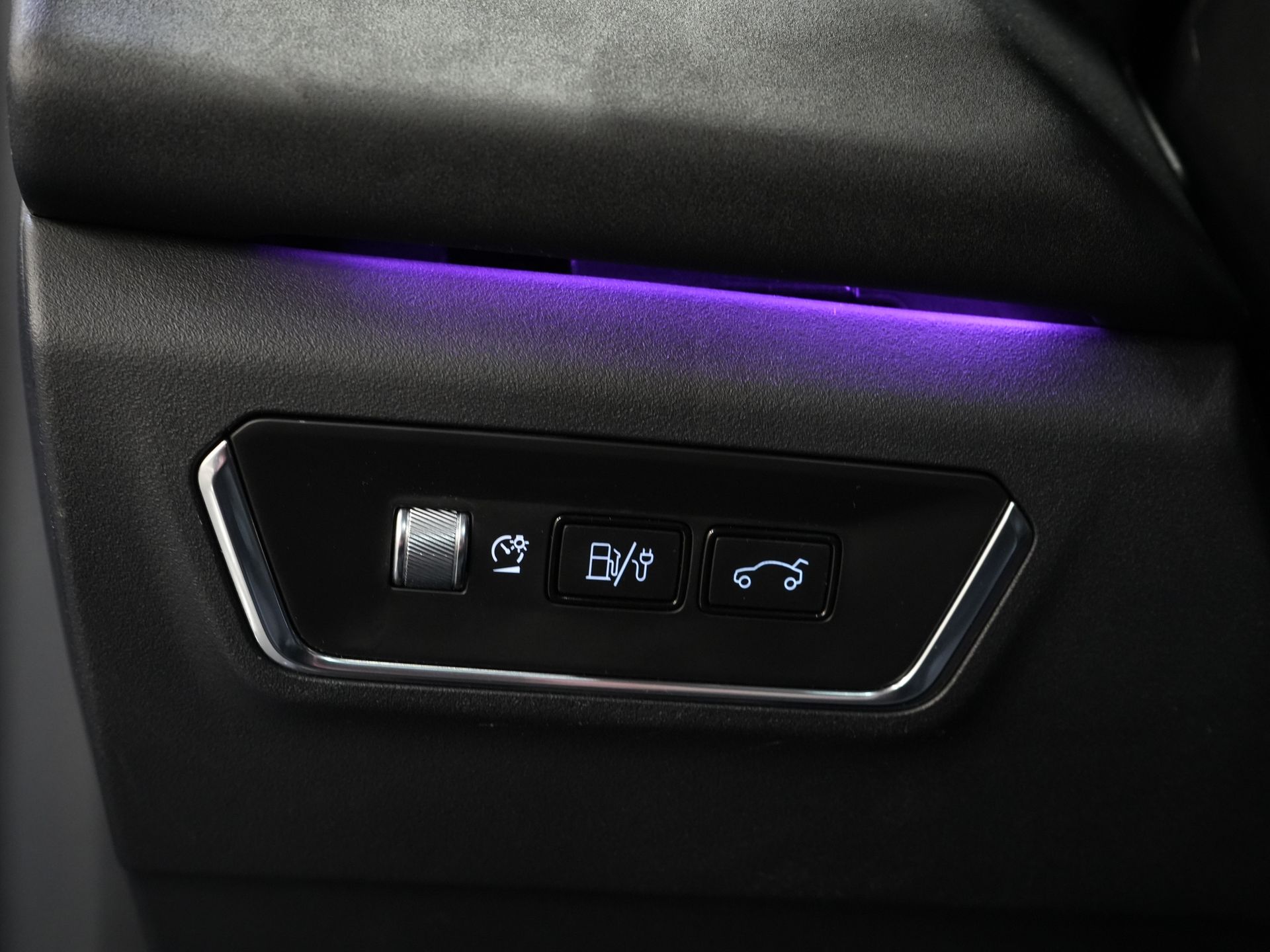 Lynk & Co 01 SUV Pano/ LED/ Adapt.Cruise/ Elektryczna klapa/ Mem.Stoel/ Keyless/ Carplay/ Navi/ Podgrzewane fotele/ Klimatyzacja/ 20'' LMV