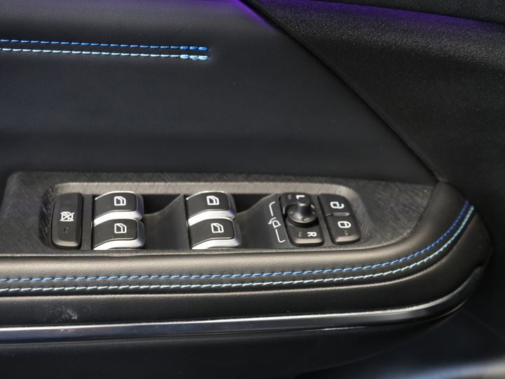 Lynk & Co 01 SUV Pano/ LED/ Adapt.Cruise/ Elektryczna klapa/ Mem.Stoel/ Keyless/ Carplay/ Navi/ Podgrzewane fotele/ Klimatyzacja/ 20'' LMV