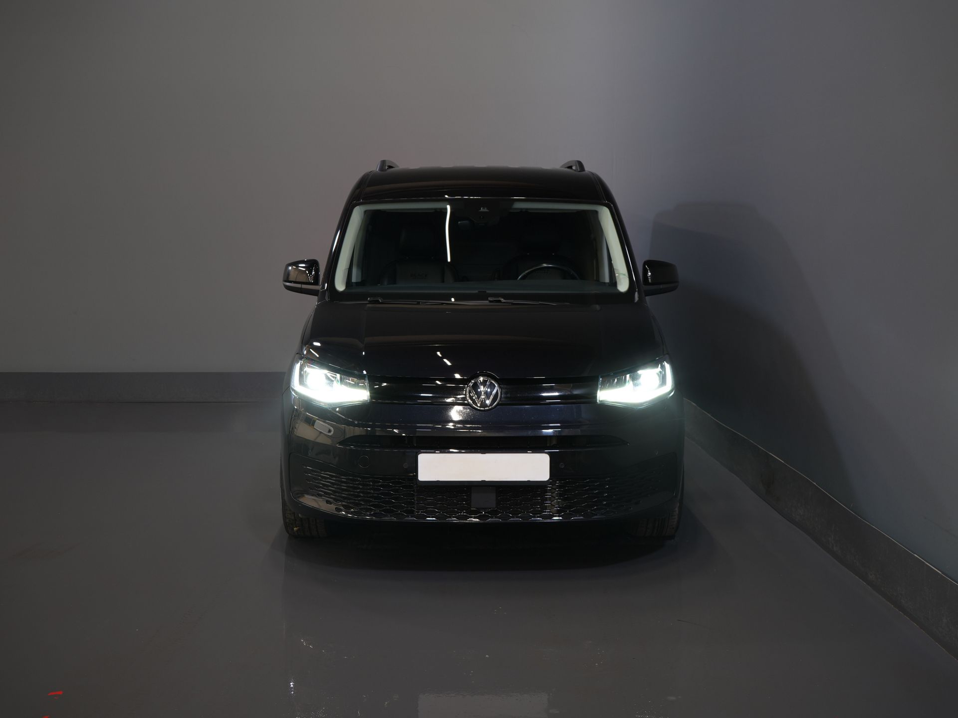 Volkswagen Caddy Cargo Bestelbus 2.0 TDI 125 pk DSG Aut. BPM VRIJ! Black Edition/ LED/ Virtual Cockpit/ Leder/ Adapt. Cruise/ Carplay/ Stoelverw./ Camera