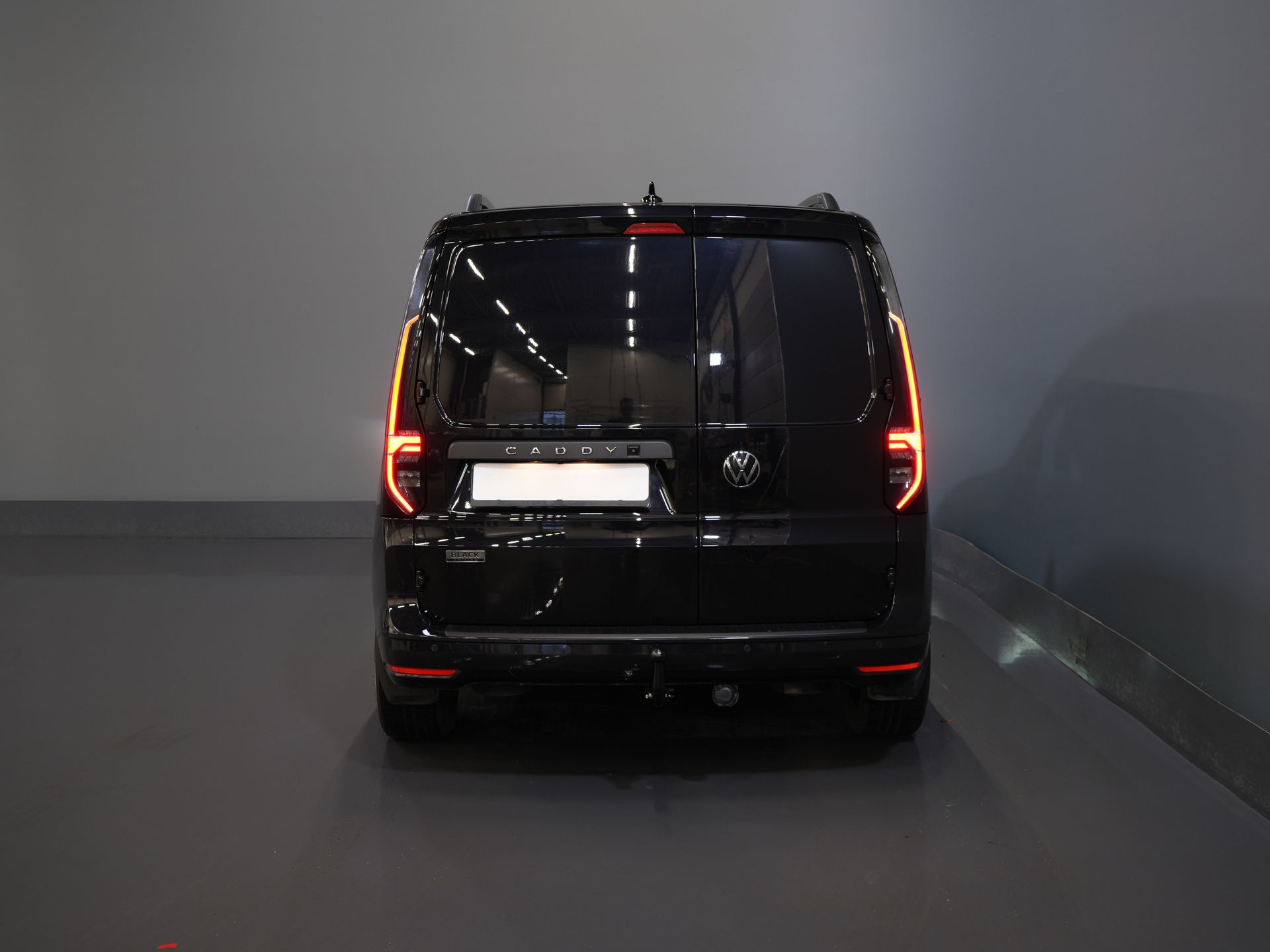 Volkswagen Caddy Cargo Bestelbus 2.0 TDI 125 pk DSG Aut. BPM VRIJ! Black Edition/ LED/ Virtual Cockpit/ Leder/ Adapt. Cruise/ Carplay/ Stoelverw./ Camera