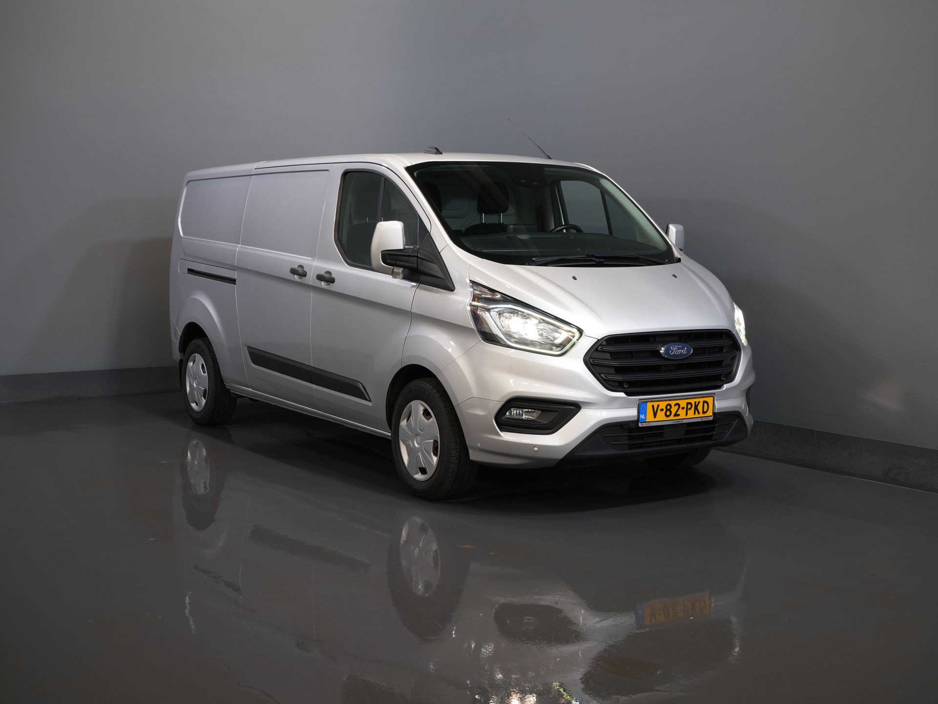 Ford Transit Custom Van 2.0 TDCI 130 hp Aut. L2 Carplay/ Airco/ Cruise/ Kamera/ PDC V+A/ DAB