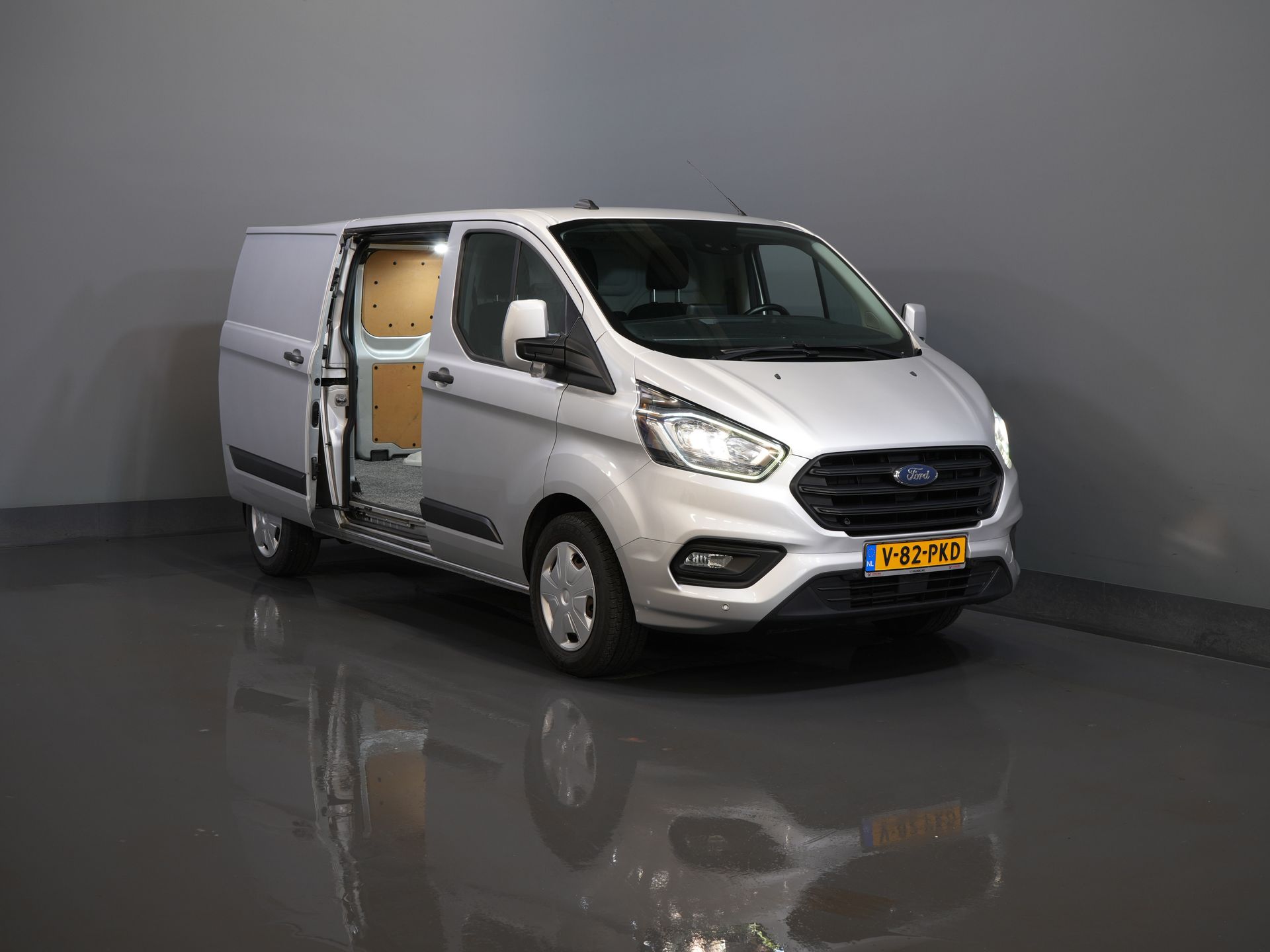 Ford Transit Custom Van 2.0 TDCI 130 hp Aut. L2 Carplay/ Airco/ Cruise/ Kamera/ PDC V+A/ DAB