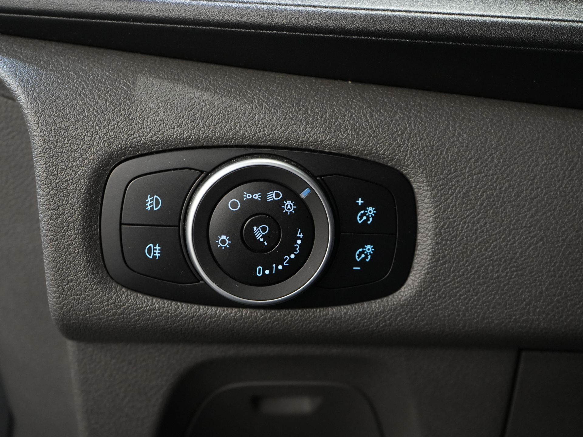 Ford Transit Custom Bestelbus 2.0 TDCI 130 pk Aut. L2 Carplay/ Airco/ Cruise/ Camera/ PDC V+A/ DAB