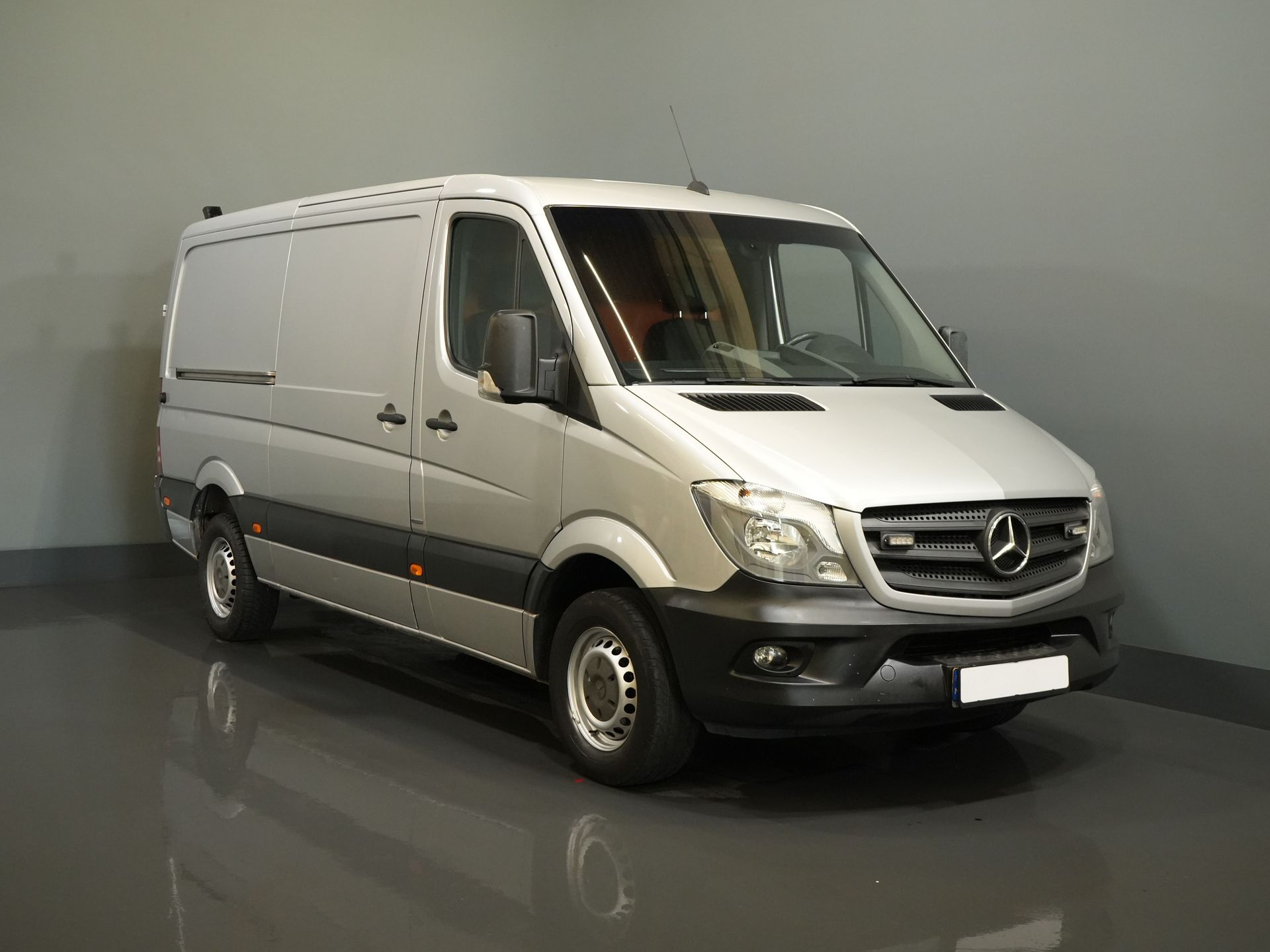 Mercedes-Benz Sprinter Van 319 3.0 V6 EURO6 L2 EXPORT ONLY 3.5t Trekverm./ Gev.Stoel/ Stoelverw./ Camera/ Cruise/ Navi/ Airco/ Towing hook