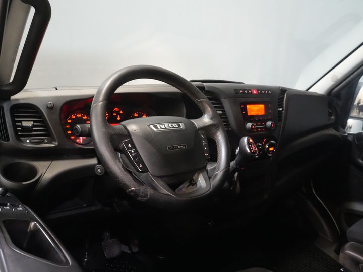 Iveco Daily Furgonetas 35S16V 2.3 L3H2 155 CV Aut DC Doble Cabina SÓLO EXPORTACIÓN 3.5T remolque/ Clima/ Crucero/ Cámara/ Gancho de remolque