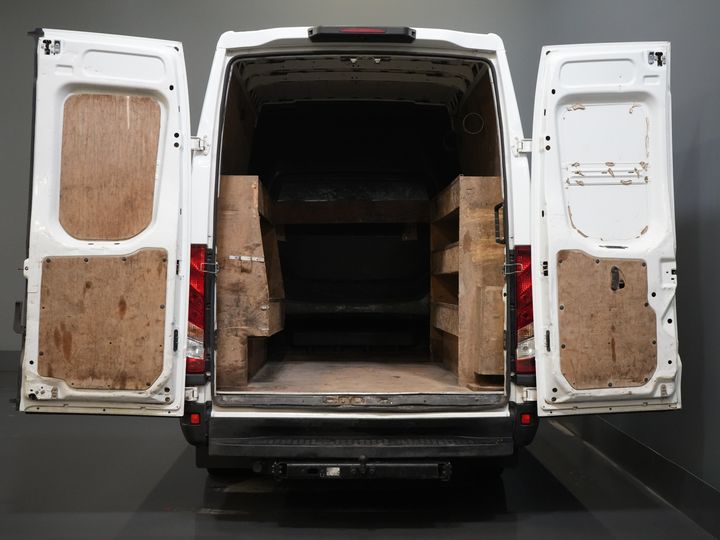 Iveco Daily Furgonetas 35S16V 2.3 L3H2 155 CV Aut DC Doble Cabina SÓLO EXPORTACIÓN 3.5T remolque/ Clima/ Crucero/ Cámara/ Gancho de remolque