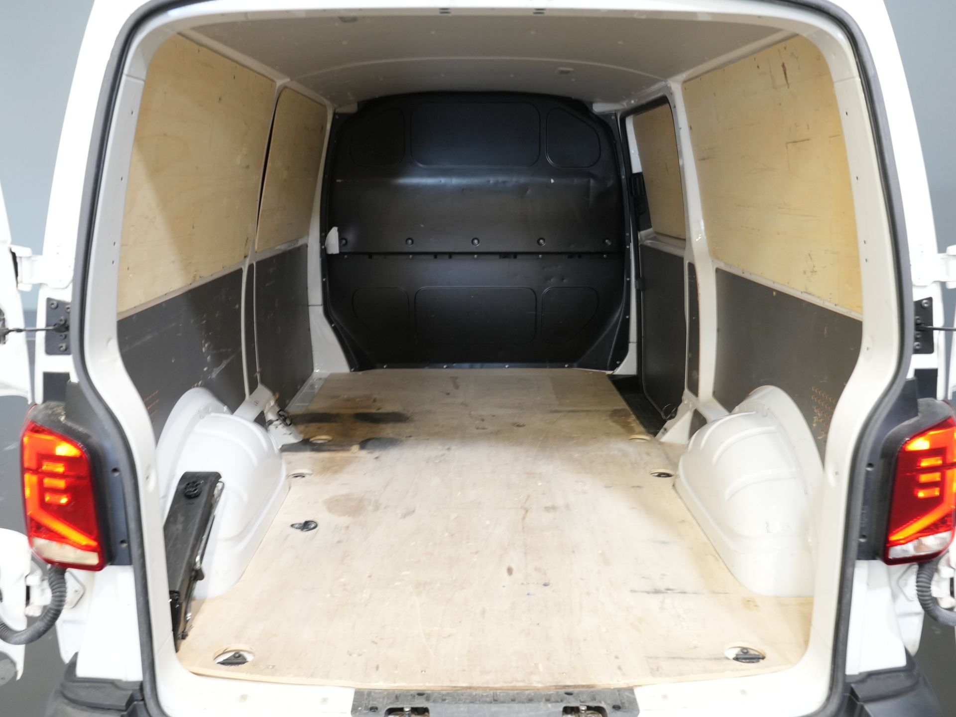 Volkswagen Transporter Van 2.0 TDI L2 BPM БЕЗКОШТОВНО! NL Car/ Carplay/ Cruise/ Airco/ Navi/ PDC