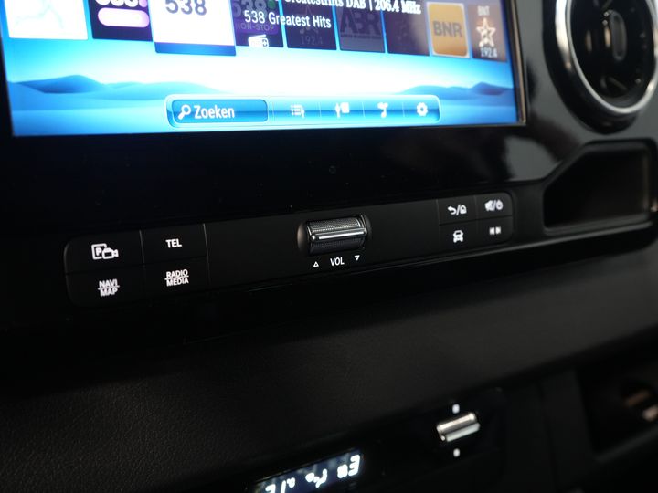 Mercedes-Benz Sprinter Bestelbus 317 CDI Aut. L2H2 3.5t Trekverm./ LED/ Gev.Stoel/ 270 Gr.Deuren/ Stoelverw./ Navi/ Camera/ PDC/ Cruise/ Airco