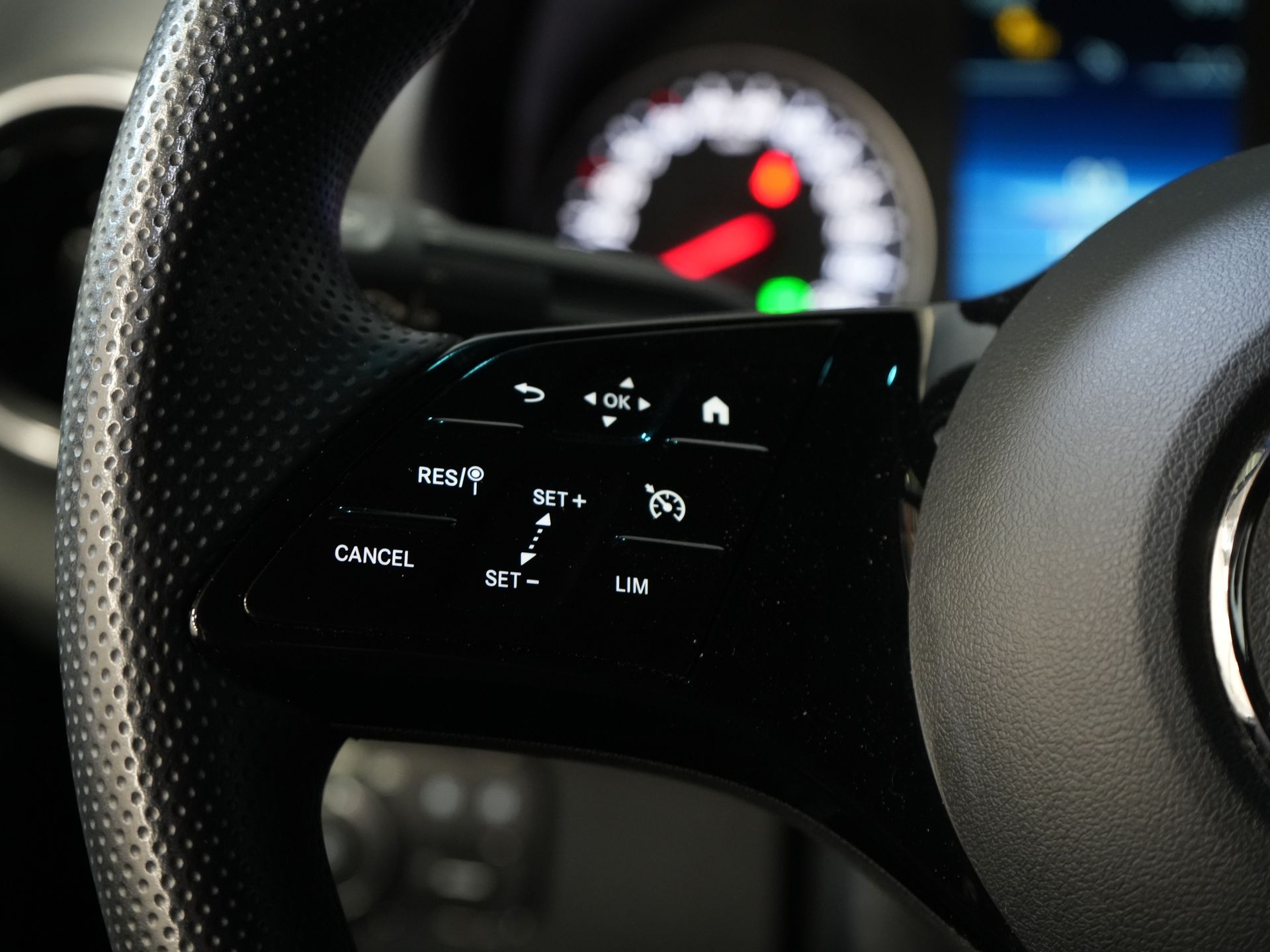 Mercedes-Benz Sprinter Bestelbus 317 CDI Aut. L2H2 3.5t Trekverm./ LED/ Gev.Stoel/ 270 Gr.Deuren/ Stoelverw./ Navi/ Camera/ PDC/ Cruise/ Airco