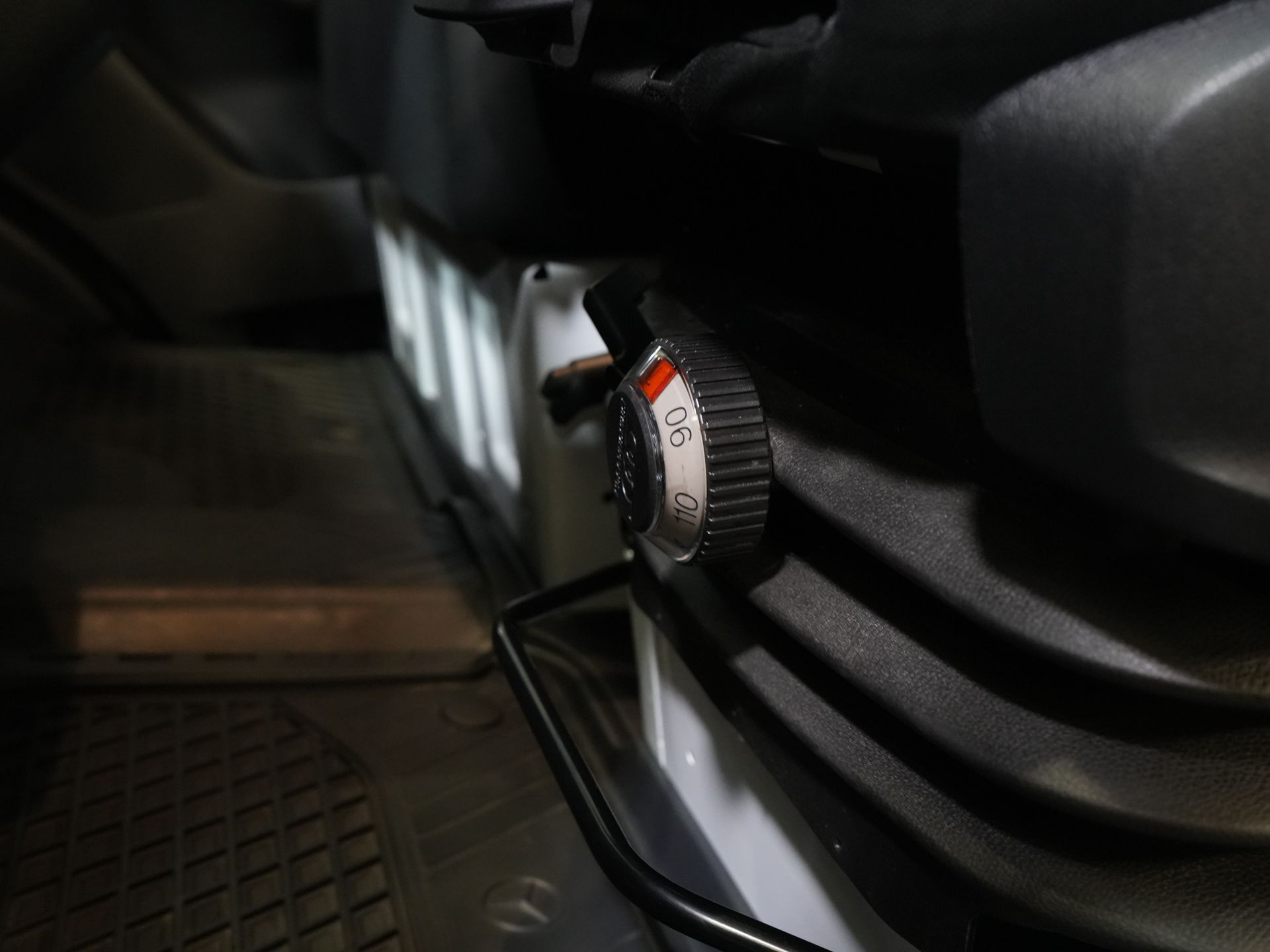 Mercedes-Benz Sprinter Bestelbus 317 CDI Aut. L2H2 3.5t Trekverm./ LED/ Gev.Stoel/ 270 Gr.Deuren/ Stoelverw./ Navi/ Camera/ PDC/ Cruise/ Airco