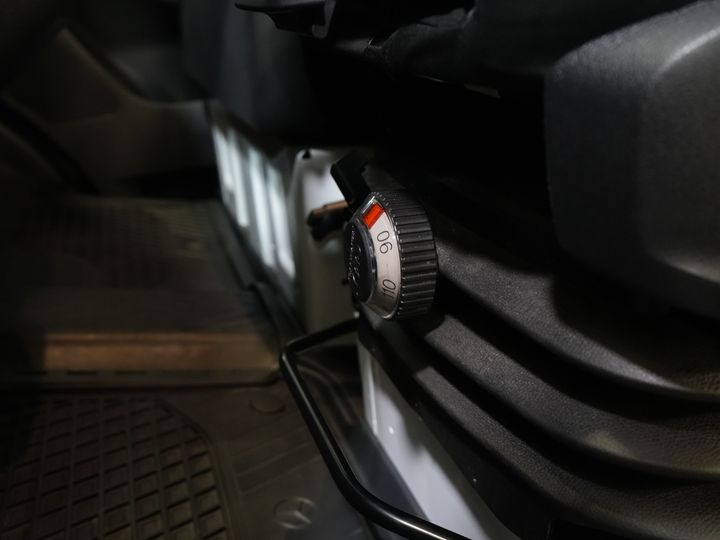 Mercedes-Benz Sprinter Bestelbus 317 CDI Aut. L2H2 3.5t Trekverm./ LED/ Gev.Stoel/ 270 Gr.Deuren/ Stoelverw./ Navi/ Camera/ PDC/ Cruise/ Airco