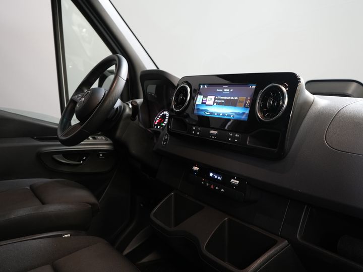 Mercedes-Benz Sprinter Bestelbus 317 CDI Aut. L2H2 3.5t Trekverm./ LED/ Gev.Stoel/ 270 Gr.Deuren/ Stoelverw./ Navi/ Camera/ PDC/ Cruise/ Airco