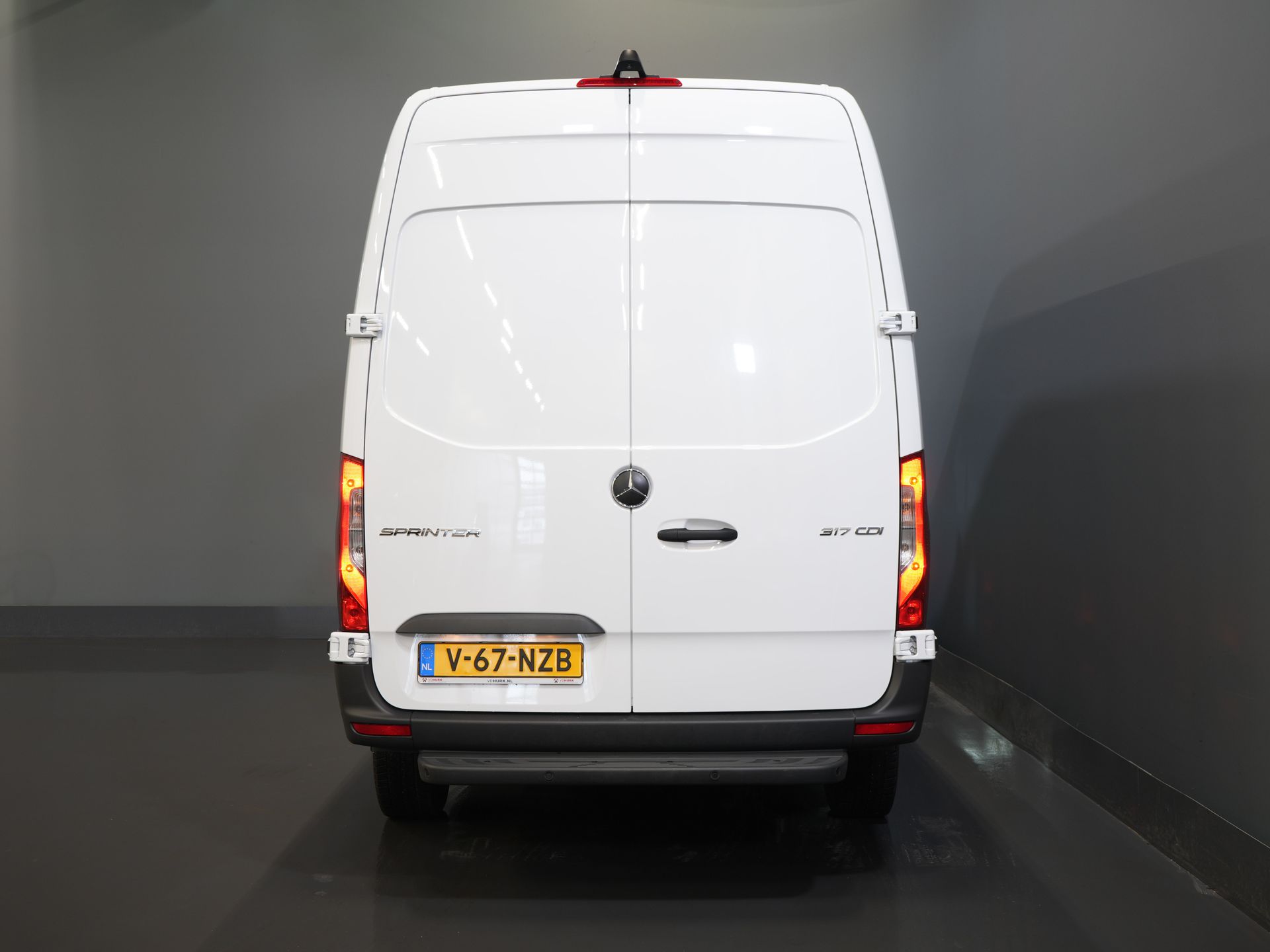 Mercedes-Benz Sprinter Bestelbus 317 CDI Aut. L2H2 3.5t Trekverm./ LED/ Gev.Stoel/ 270 Gr.Deuren/ Stoelverw./ Navi/ Camera/ PDC/ Cruise/ Airco