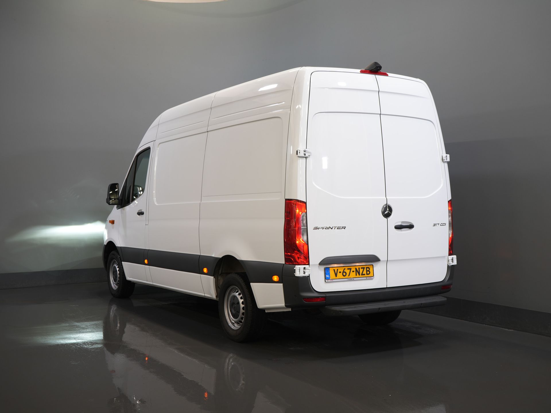 Mercedes-Benz Sprinter Bestelbus 317 CDI Aut. L2H2 3.5t Trekverm./ LED/ Gev.Stoel/ 270 Gr.Deuren/ Stoelverw./ Navi/ Camera/ PDC/ Cruise/ Airco