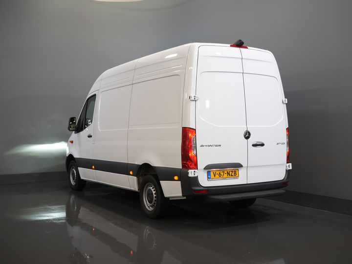 Mercedes-Benz Sprinter Bestelbus 317 CDI Aut. L2H2 3.5t Trekverm./ LED/ Gev.Stoel/ 270 Gr.Deuren/ Stoelverw./ Navi/ Camera/ PDC/ Cruise/ Airco