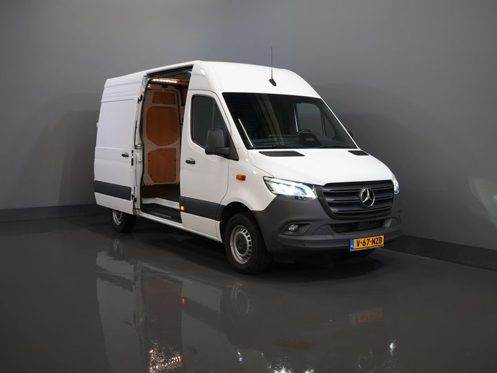 Mercedes-Benz Sprinter Bestelbus 317 CDI Aut. L2H2 3.5t Trekverm./ LED/ Gev.Stoel/ 270 Gr.Deuren/ Stoelverw./ Navi/ Camera/ PDC/ Cruise/ Airco