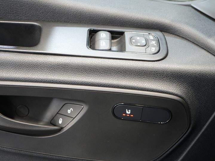 Mercedes-Benz Sprinter Bestelbus 317 CDI Aut. L2H2 3.5t Trekverm./ LED/ Gev.Stoel/ 270 Gr.Deuren/ Stoelverw./ Navi/ Camera/ PDC/ Cruise/ Airco