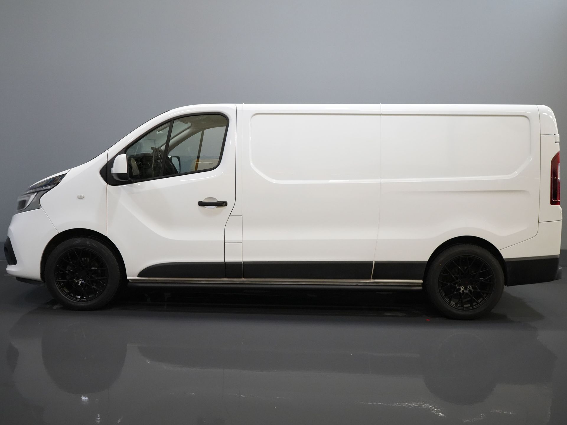 Renault Trafic Van 2.0 dCi 145 cv Aut. L2 LED/ 18