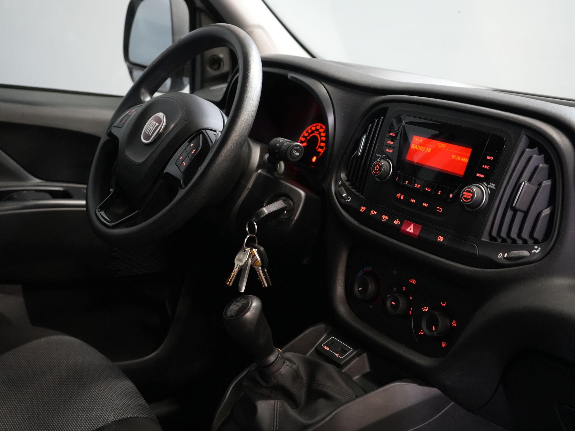 Fiat Dobló Cargo Bestelbus 1.3 MJ BPM VRIJ! 7x Voorraad NL Auto/ Airco/ Bluetooth/ Betimmering