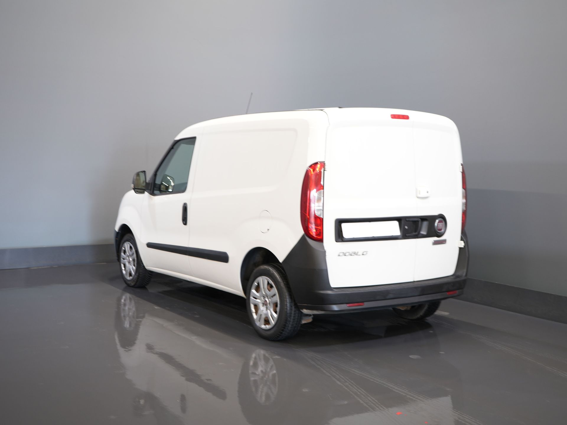 Fiat Dobló Cargo Bestelbus 1.3 MJ BPM VRIJ! 7x Voorraad NL Auto/ Airco/ Bluetooth/ Betimmering