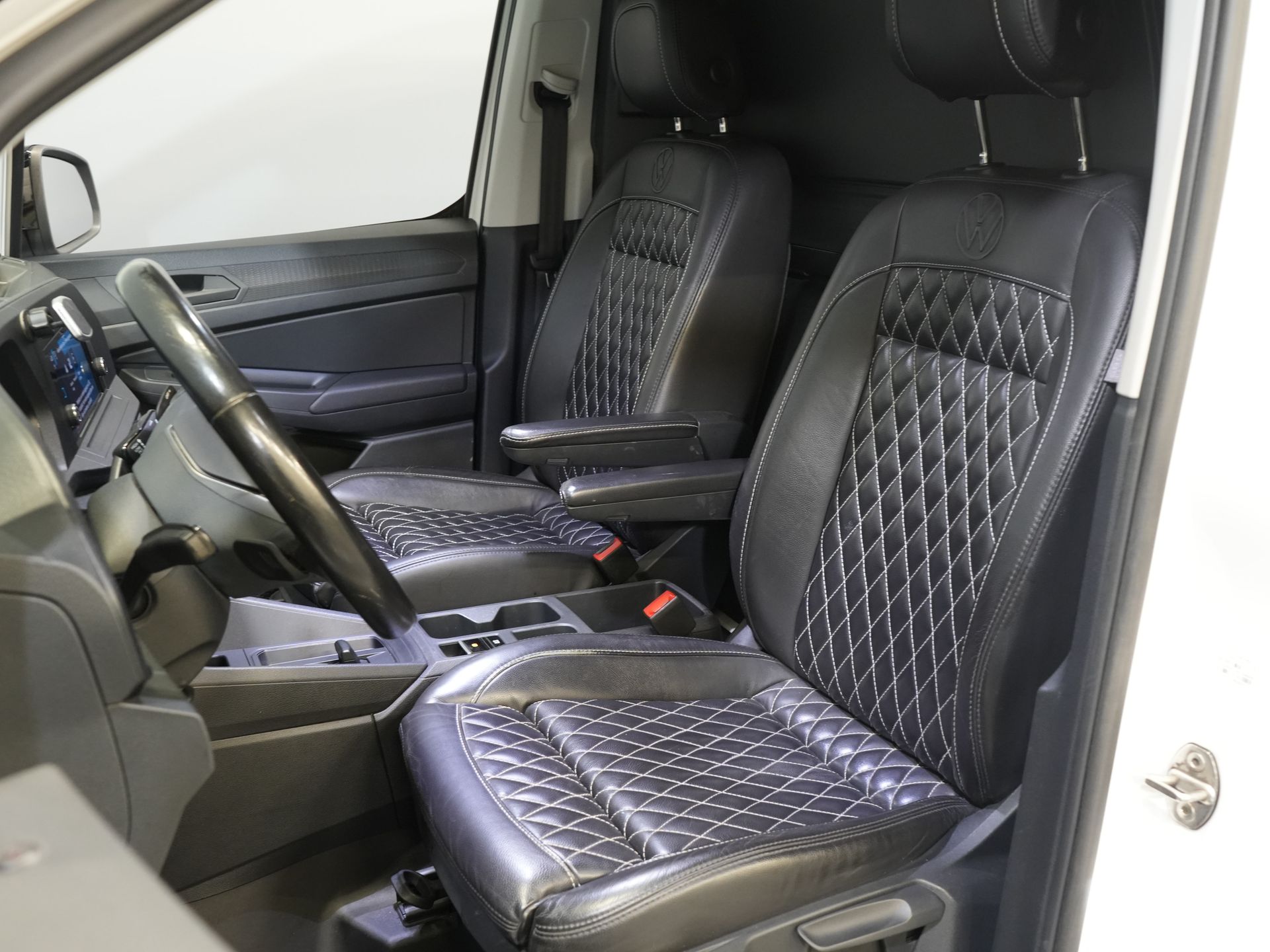 Volkswagen Caddy Cargo Van 2.0 TDI 125 CV DSG Aut. LED/ Riscaldatore a piantana/ Pelle/ Adapt.Cruise/ Virtual Cockpit/ Riscaldamento sedili/ Telecamera/ PDC/ 17 ”LMV