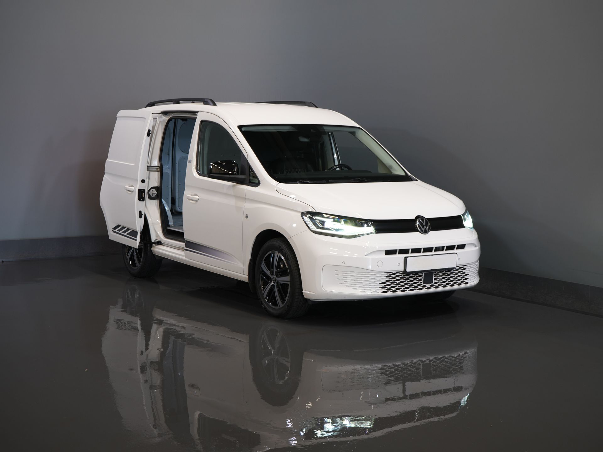 Volkswagen Caddy Cargo Van 2.0 TDI 125 CV DSG Aut. LED/ Riscaldatore a piantana/ Pelle/ Adapt.Cruise/ Virtual Cockpit/ Riscaldamento sedili/ Telecamera/ PDC/ 17 ”LMV