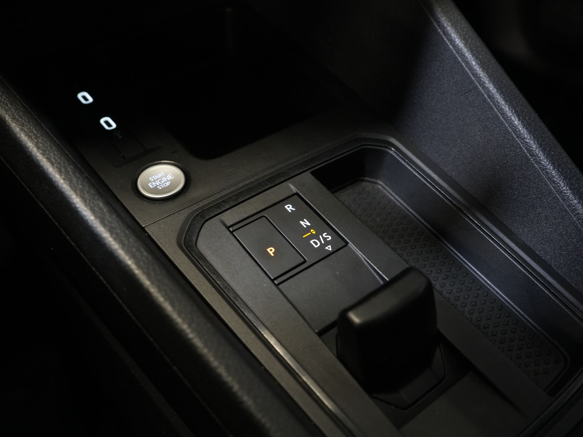 Volkswagen Caddy Cargo Van 2.0 TDI 125 CV DSG Aut. LED/ Riscaldatore a piantana/ Pelle/ Adapt.Cruise/ Virtual Cockpit/ Riscaldamento sedili/ Telecamera/ PDC/ 17 ”LMV