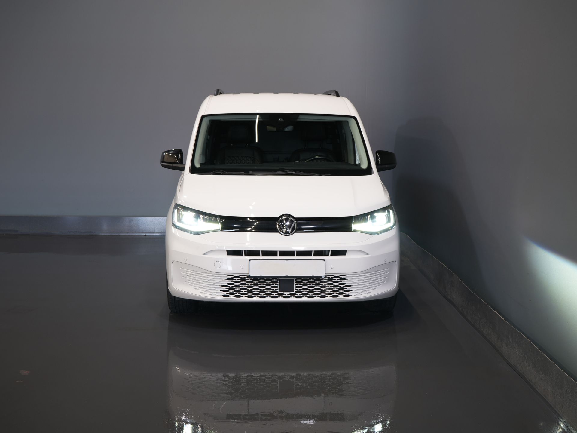 Volkswagen Caddy Cargo Van 2.0 TDI 125 CV DSG Aut. LED/ Riscaldatore a piantana/ Pelle/ Adapt.Cruise/ Virtual Cockpit/ Riscaldamento sedili/ Telecamera/ PDC/ 17 ”LMV